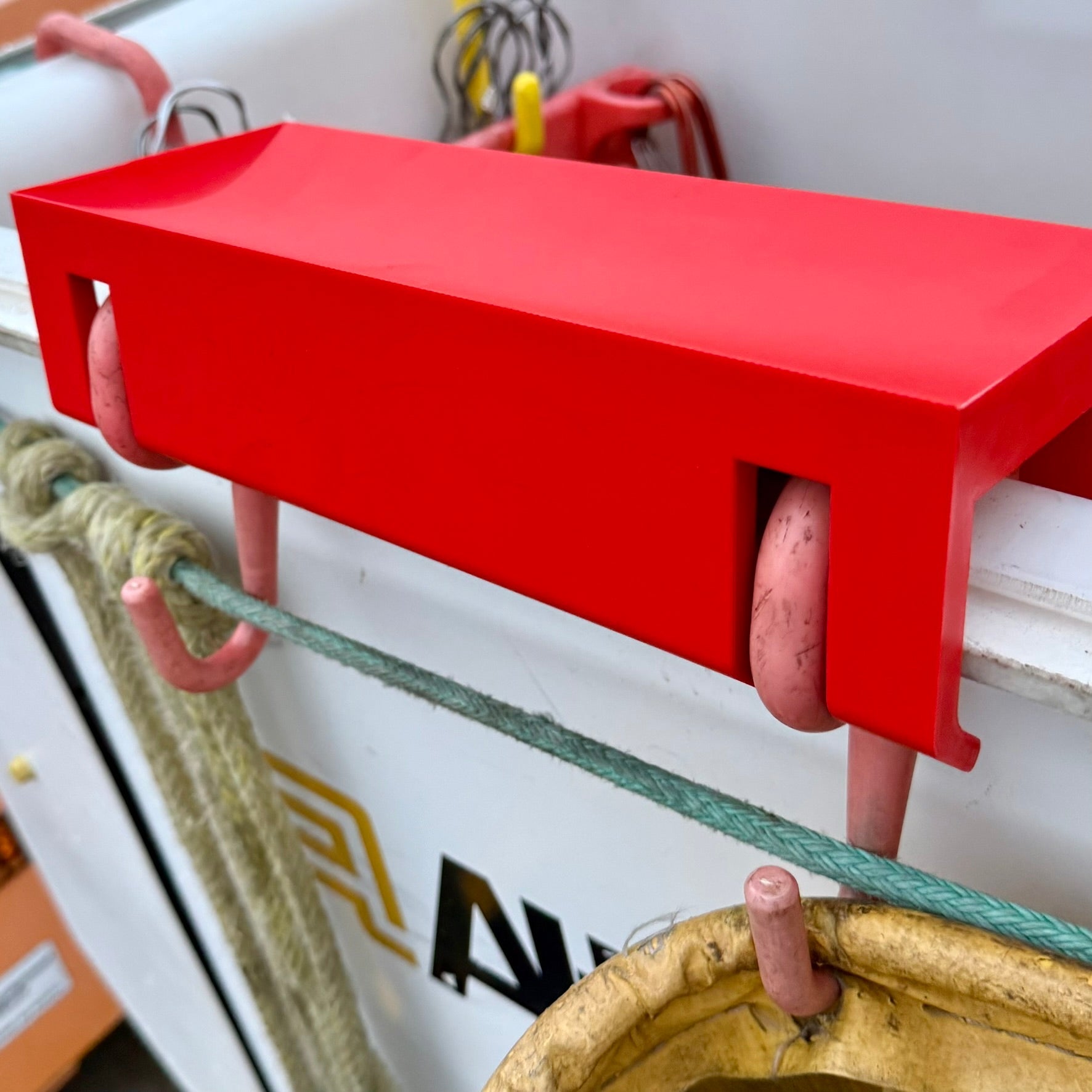 Bucket Bench – Linemen Bucket Organizer & Aerial Worktable