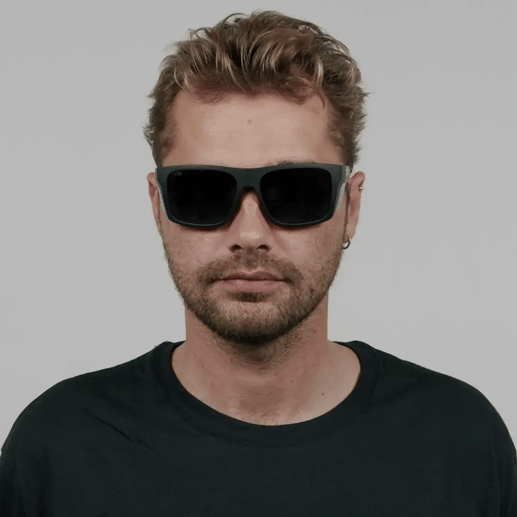 Outrigger Z87+ Matte Black Photochromic